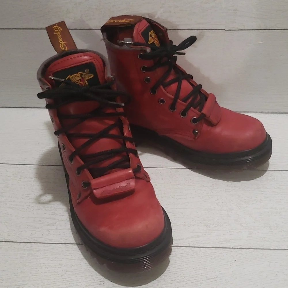 Speeding  3.5 red combat lace up girls boots